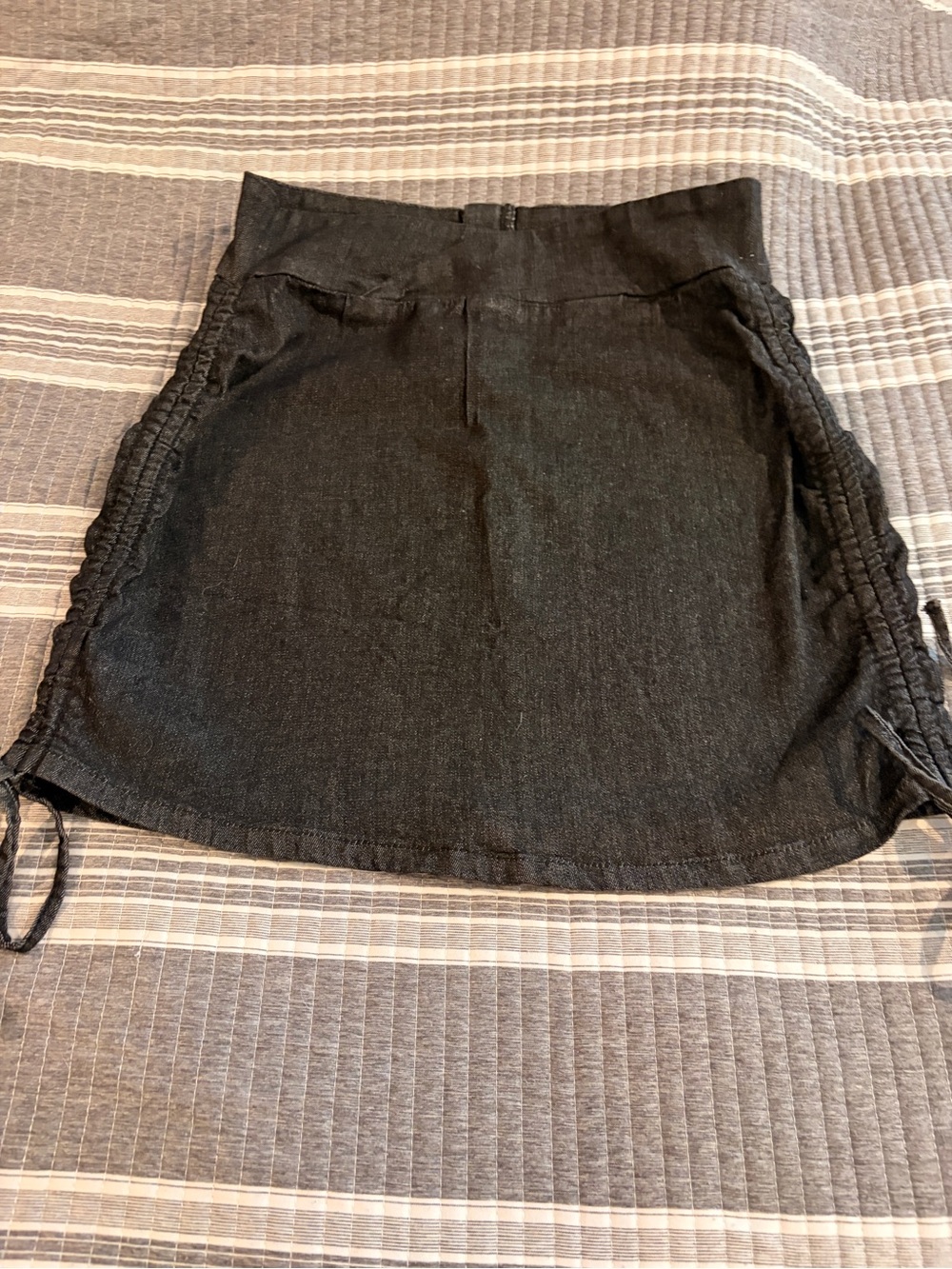 NWOT Black Women’s large Drawstring Side Skirt